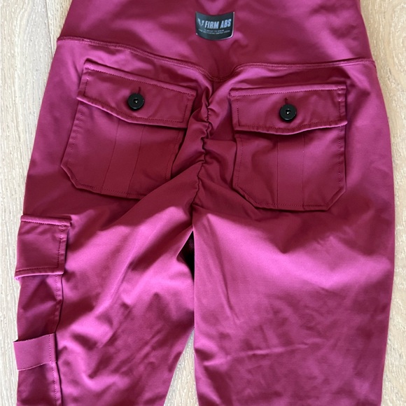 Women's Burgundy Cargo Leggings - Picture 5 of 5